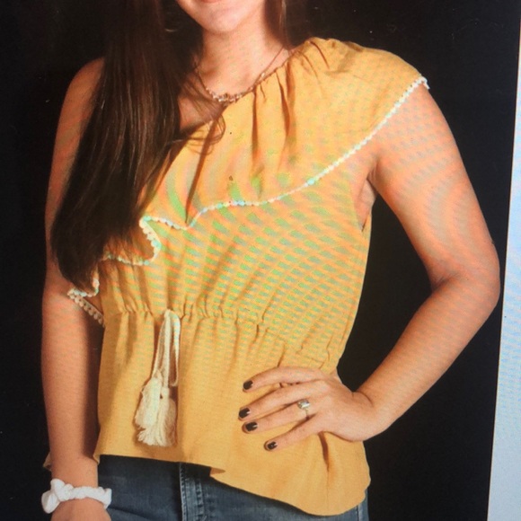 ZARA off the shoulder top - Picture 1 of 3